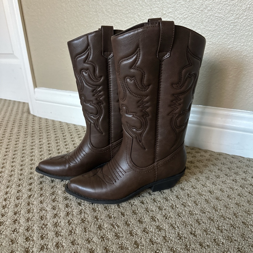 Brown Western Cowboy Boots - Classic Stitch Detail